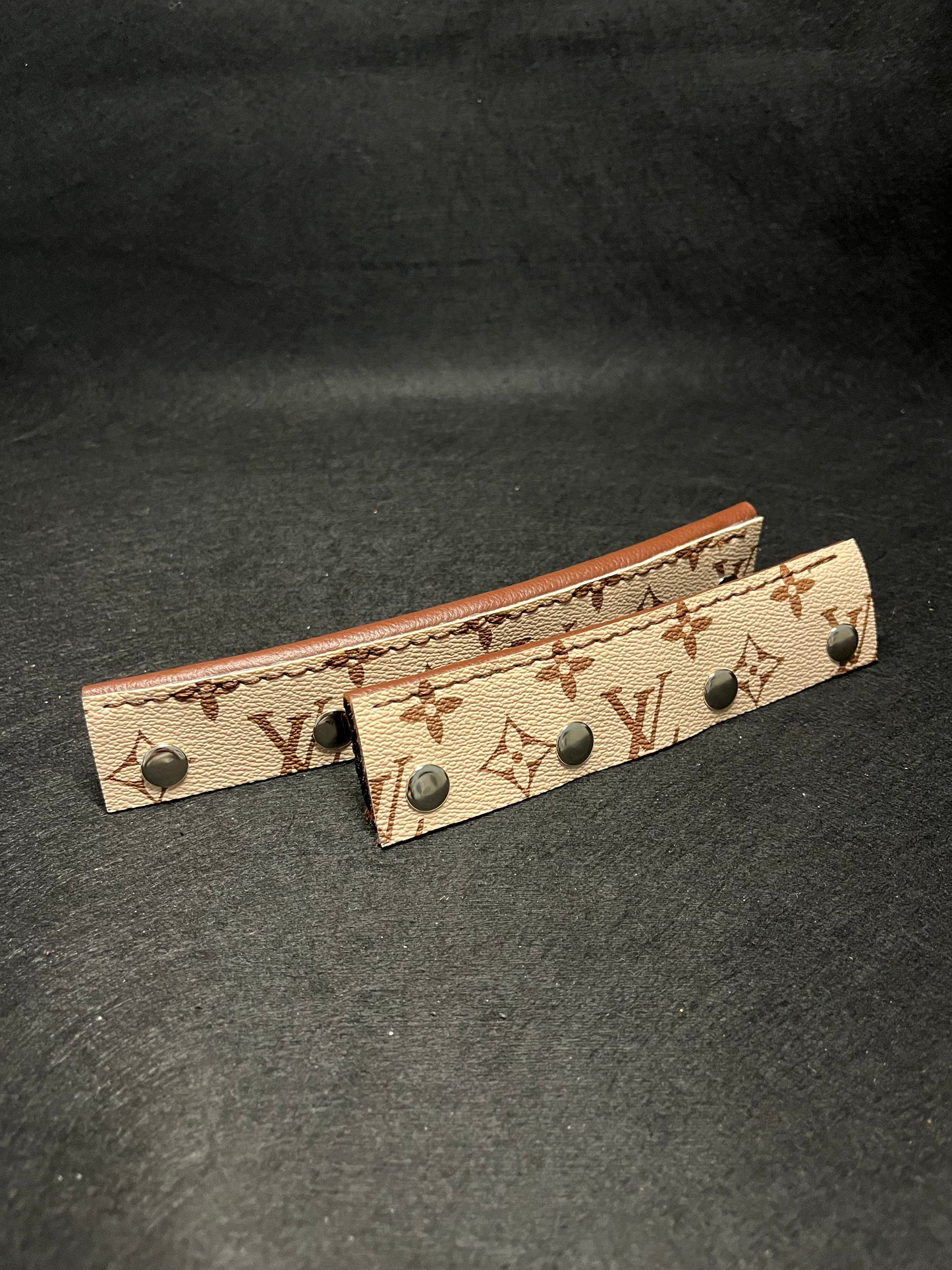Beige set of LV headbands