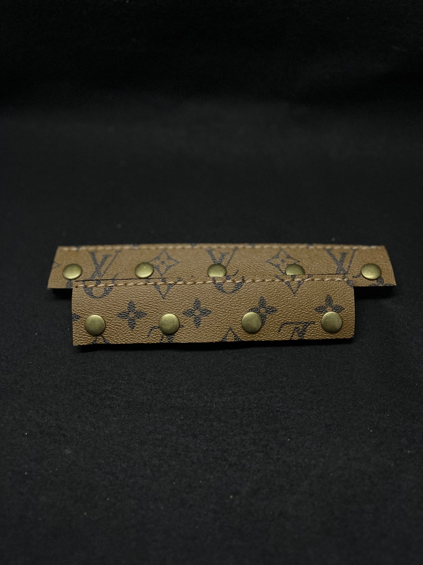 Pair of inverted lv headbands