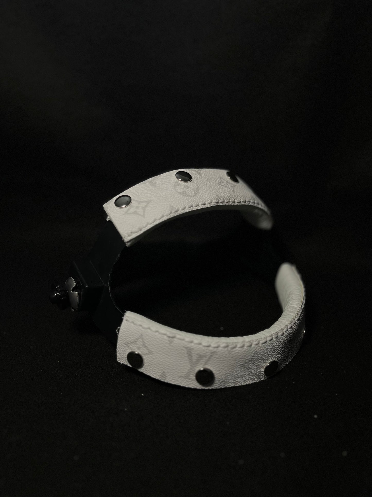 White/grey LV headbands