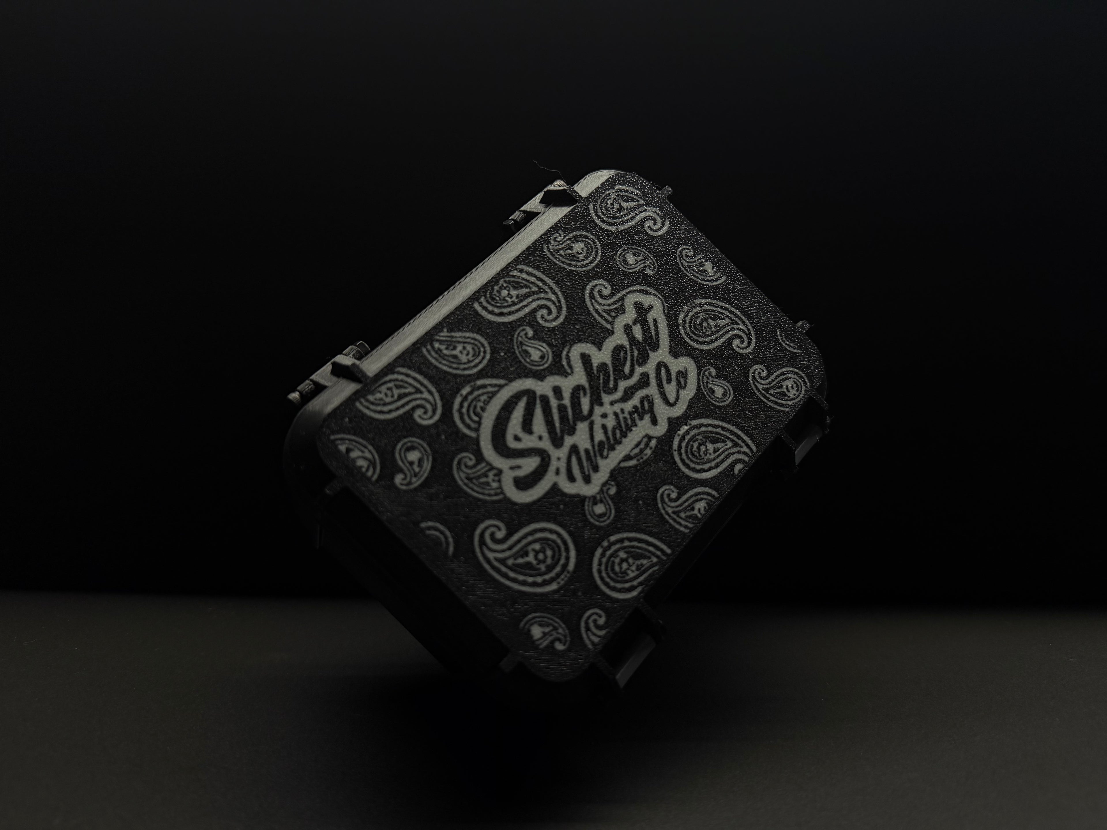 BLACK LENS BOX