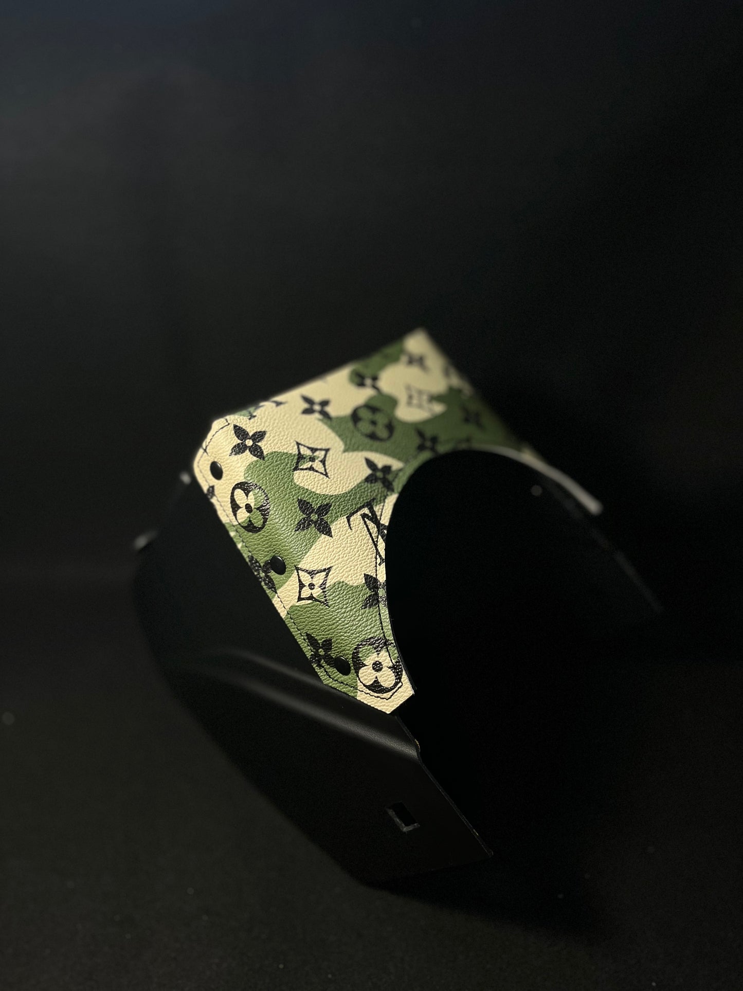 Black hood with camo LV
