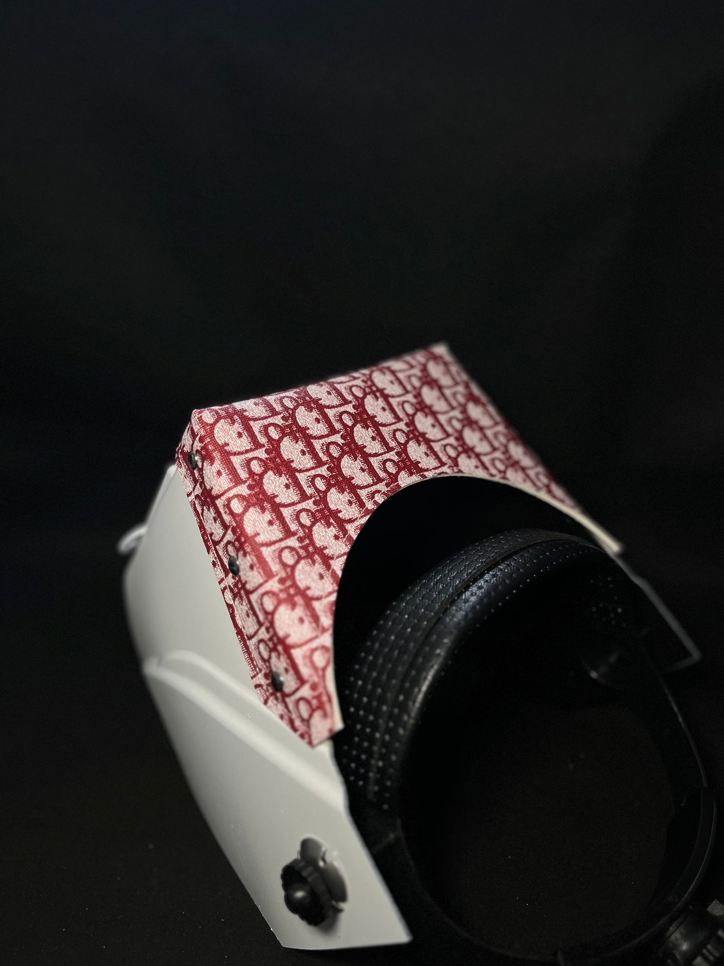 White hood with red CD top