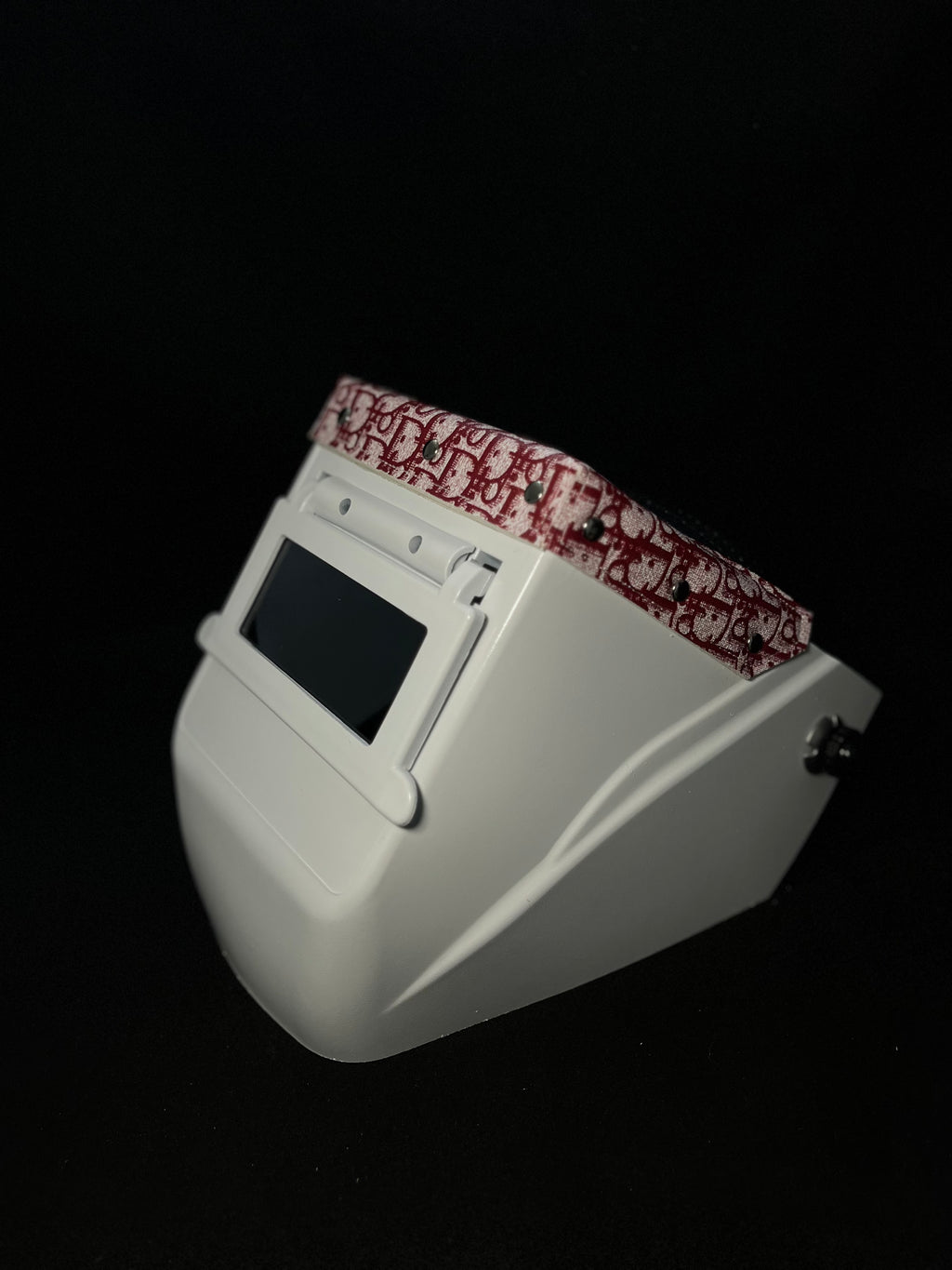 White hood with red CD top
