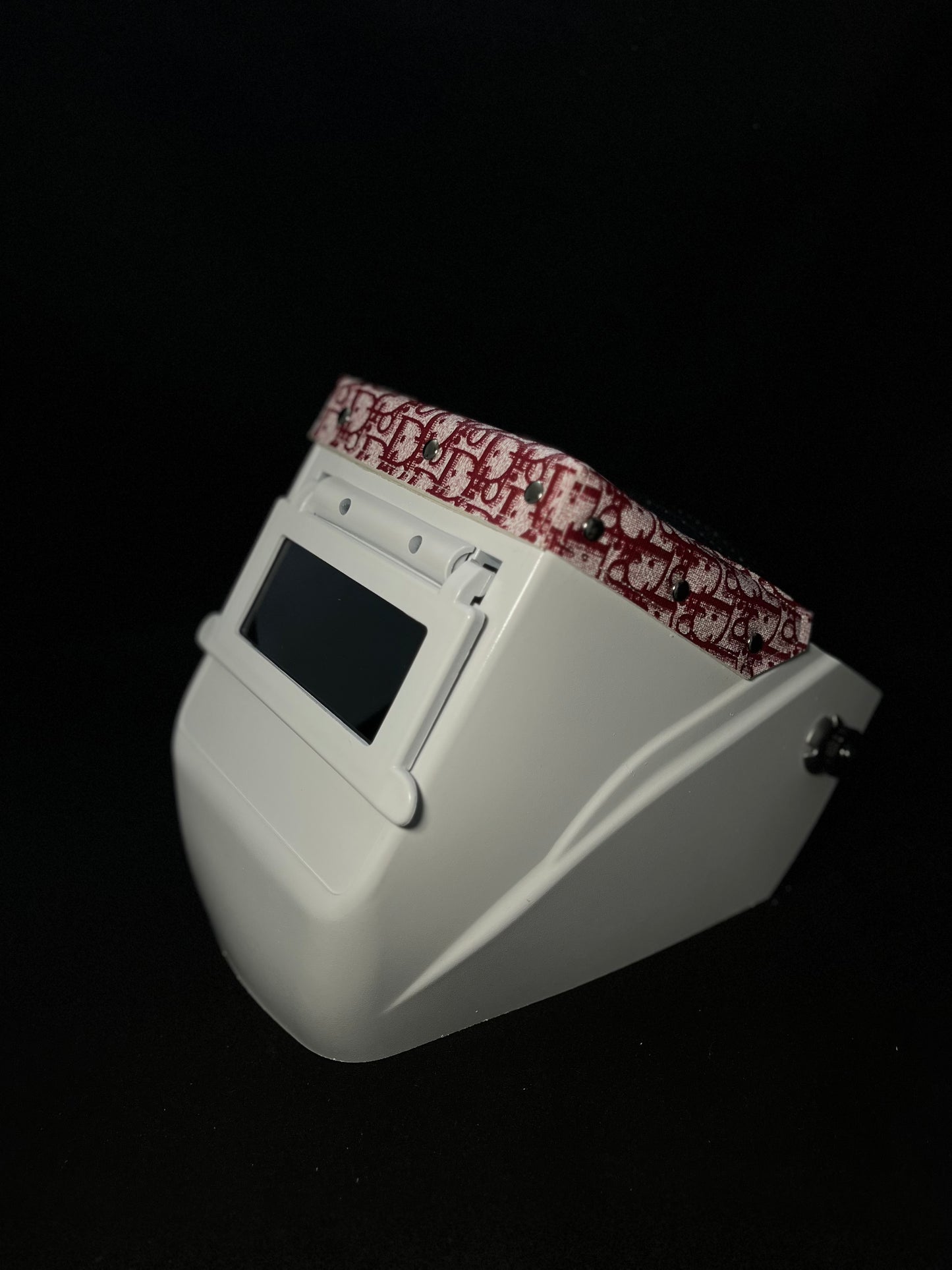 White hood with red CD top