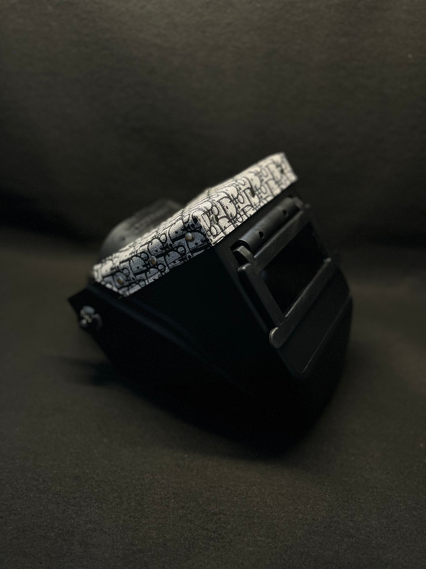 Black hood with a CD top bib