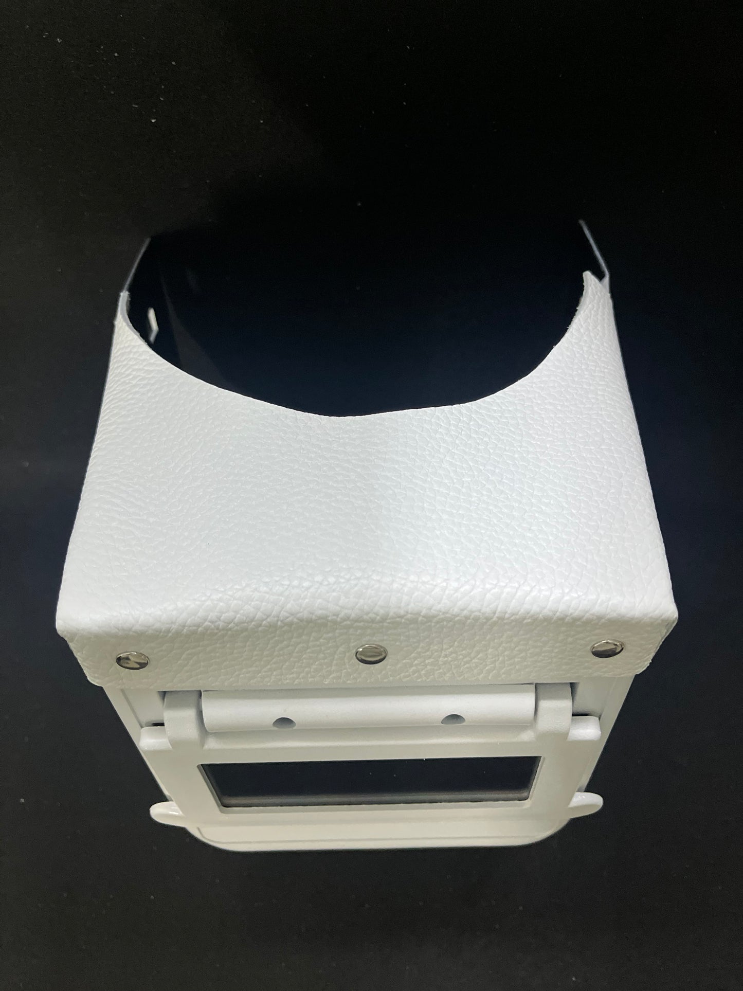 White hood with a plain white top bib