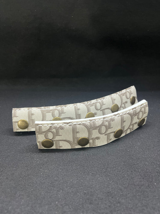 Beige set of CD headbands