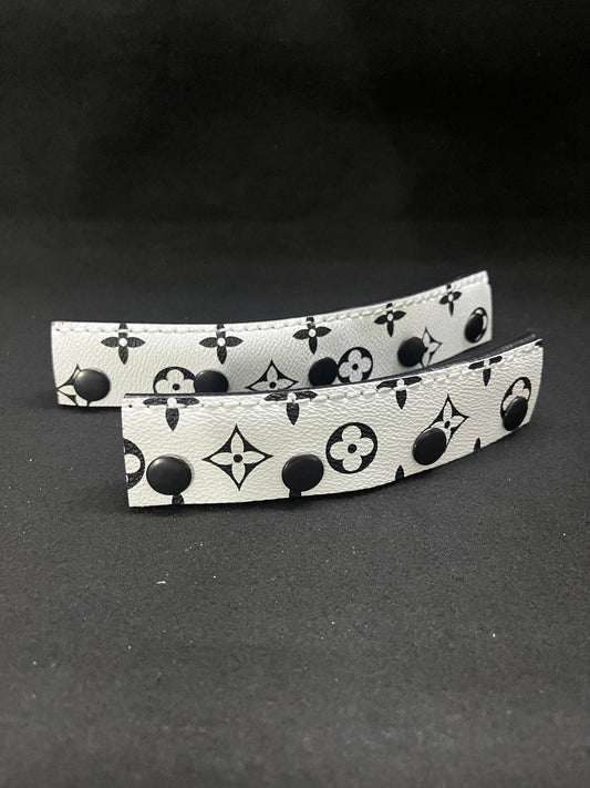 White/black set of lv headbands