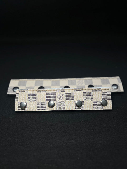 Beige checkered headbands